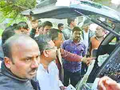 Firing at Dhnapatganj Block during nomination